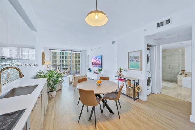 Photo - 1300 Brickell Bay Dr Unit 2104