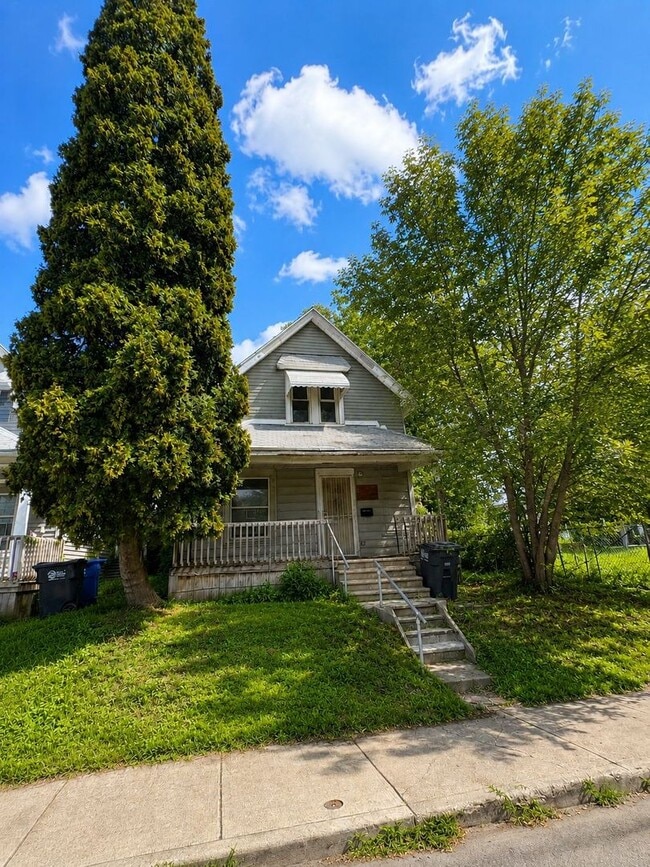 Building Photo - 1914 Lagrange St