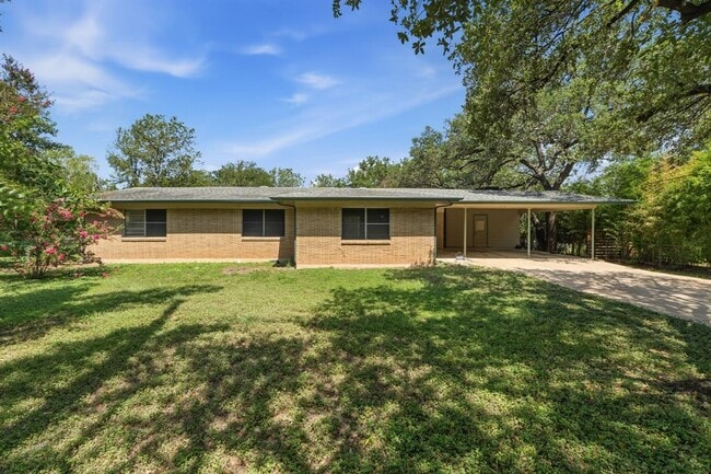Building Photo - 2414 Havenside Dr