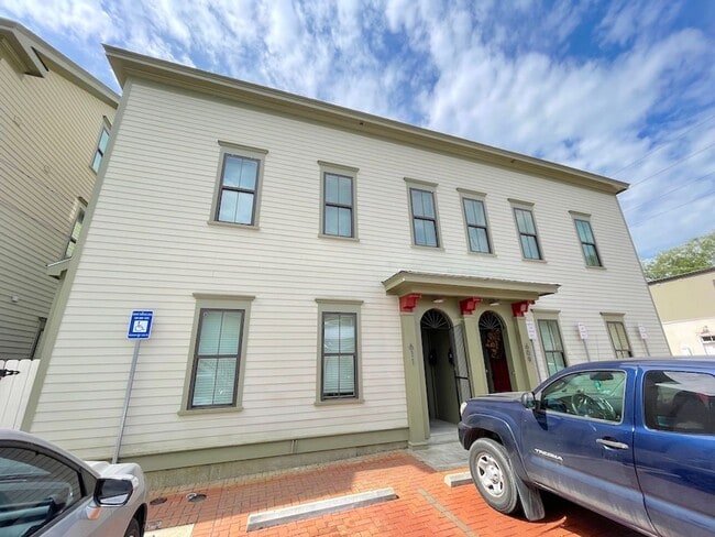 611 E Duffy Ln - 611 E Duffy Ln Apartment Unit A