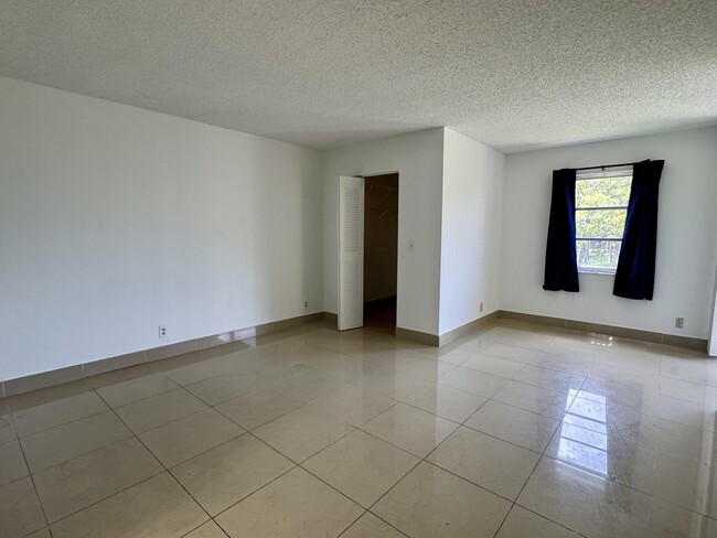 Photo - 7770 NW 50th St Unidad 209