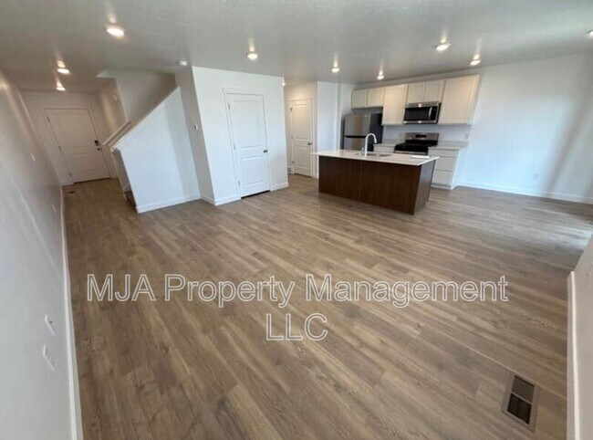 Photo - 222 Glencoe Dr