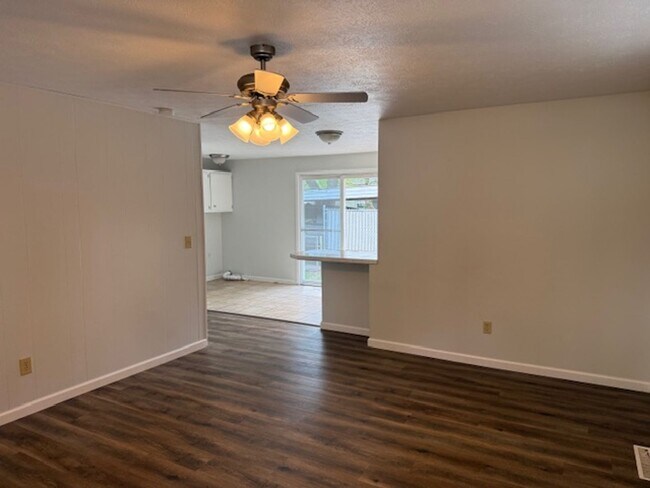 Photo - 2505 S Ingram Mill Rd Unit (NM) 2505 S Ingram Mill,  B