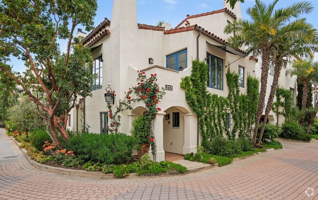 Building Photo - Experience Luxe Living in Santa Barbara's ... Rental