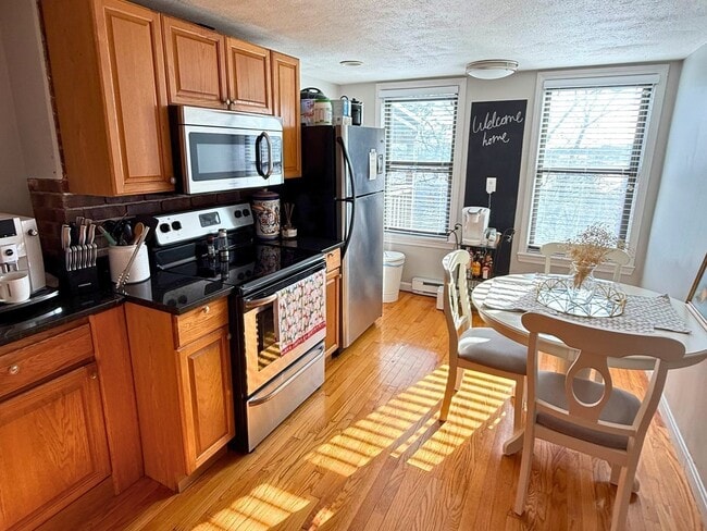 Photo - 265 Lexington St Unit 4