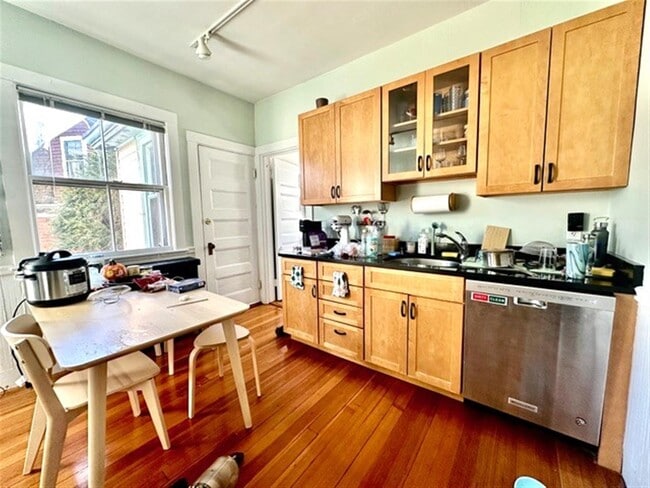 Photo - 77 College Ave Unit 1