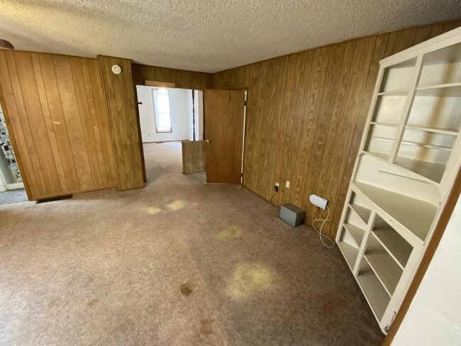 Photo - 303 S 2nd St