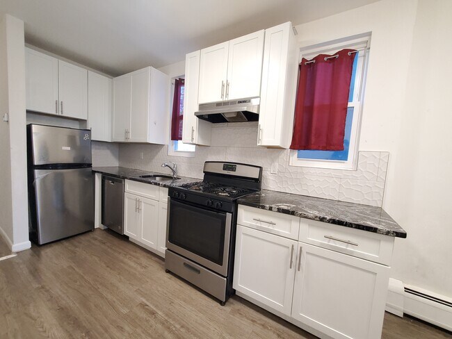 11 Zabriskie St 1R - 13 Zabriskie St Apartamentos Unidad 1R