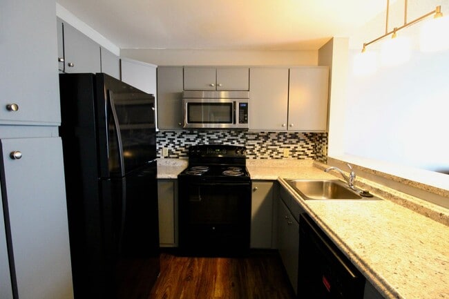 1330 Hunters Rd