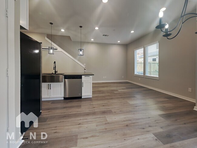 6722 Parker Oaks Ln