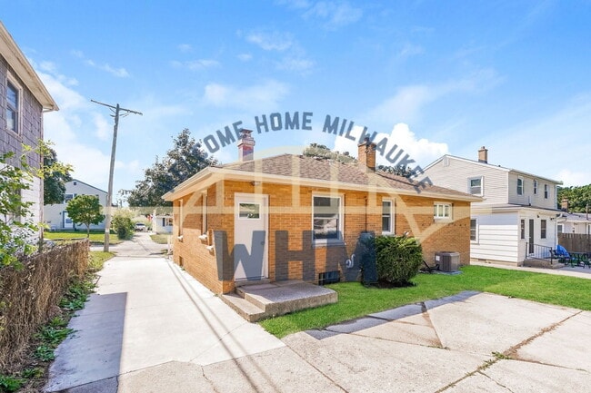 Building Photo - 4902 W Lynndale Ave Rental