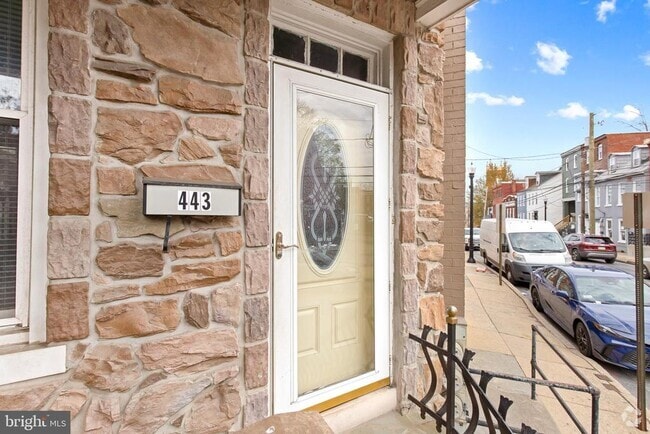 Building Photo - 443 Manor St Rental