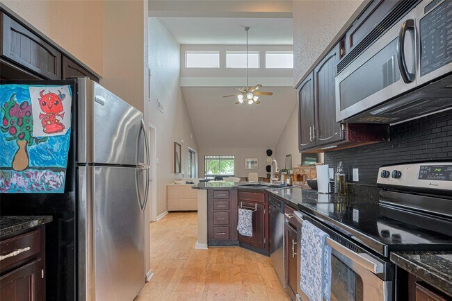 Photo - 182 April Point Dr N