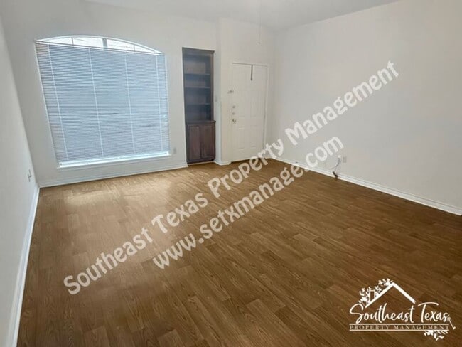 Photo - 30 Stephens Ln