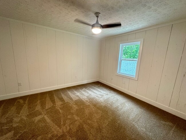 Photo - Remodeled Detached Above-Garage Hull Apartment!