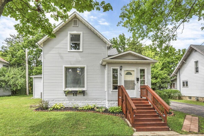 426 W 6th St