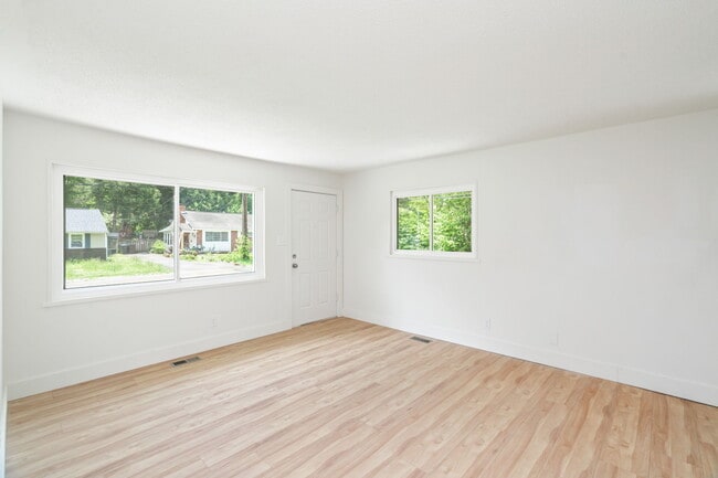 Photo - 415 Taliwa Dr