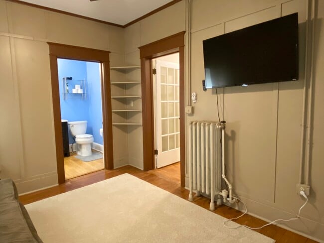 Living Rm - 118 Pine St Unit FURNISHED