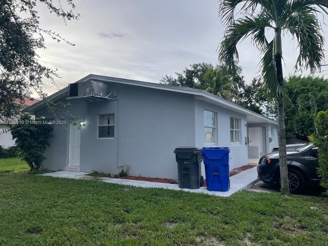 Photo - 802 N 58th Ave Unidad 2