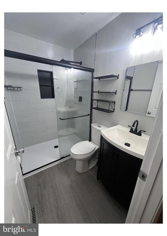 Photo - 940 Ivy Trail