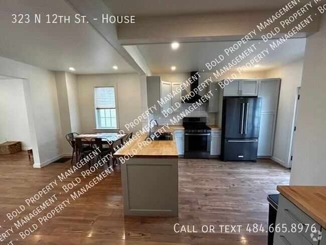 Building Photo - 323 N 12th St Unit House