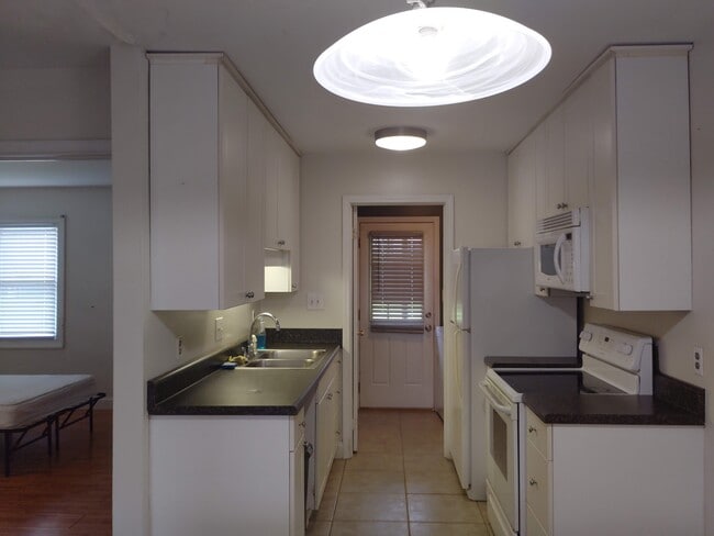 Photo - 755 Burcale Rd Unidad F1