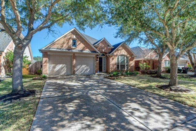 Photo - 2531 Pepperidge Dr House