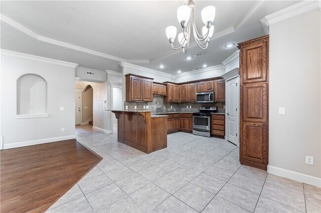 Photo - 604 NW 17th Ct