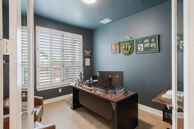 Photo - Stunning 4-Bedroom Luxury Residence with Bonus Office in the Prestigious Walsh Community LIKE NEW!