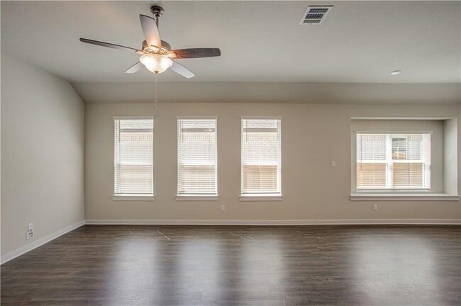 Photo - 717 Bridle Creek Dr