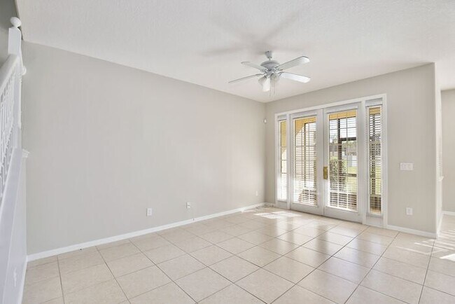 Photo - Spacious 4/2.5 Townhome in Gated Community in Avalon Park - Orlando
