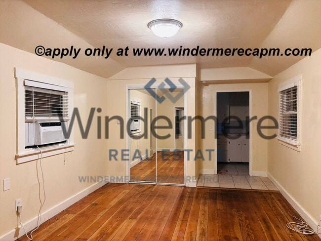 Photo - Charming studio home in North Oak Park