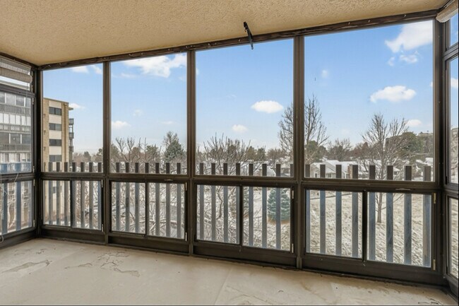 Photo - 14102 E Linvale Pl Unidad 302