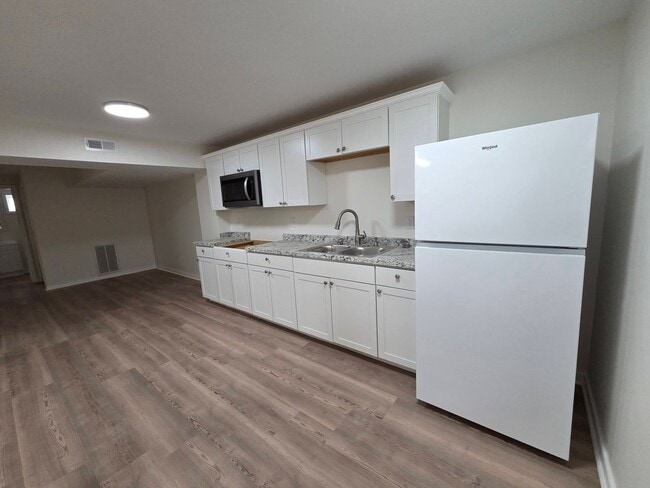 Building Photo - 5506 Campbell Ave