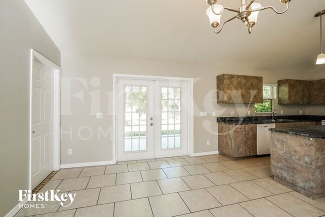 Photo - 6109 Higgins Ave