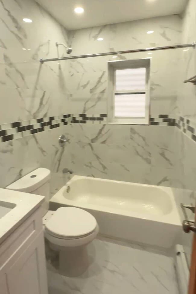 Building Photo - 1805 Gleason Ave Unit 2