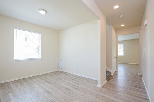 Photo - 1918 Cade Ave