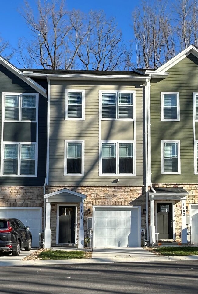 Building Photo - 1104 Thomas Trl