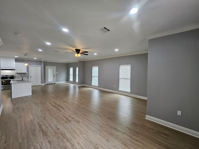 Photo - 1277 Miller St