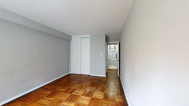 Photo - 340 E 58th St Unit 1A