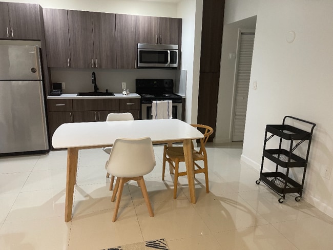 Photo - 18 NW 45th St Unidad B