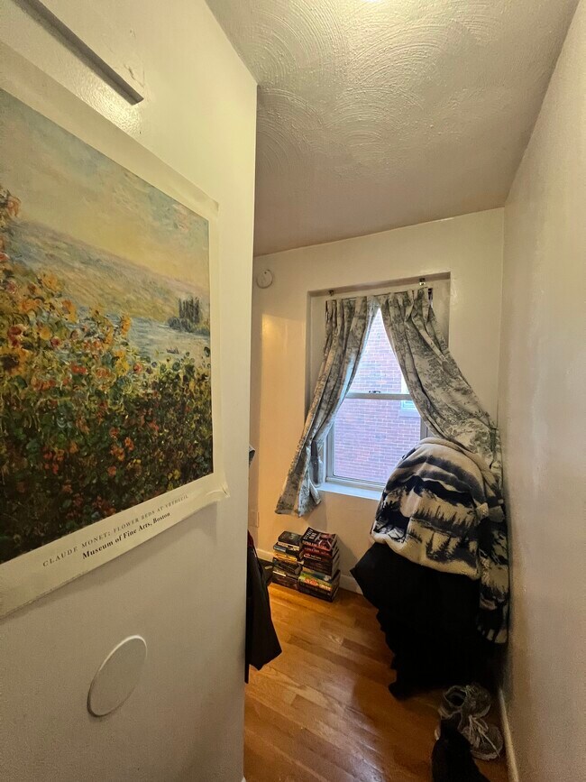 Photo - 20 Hanover Ave