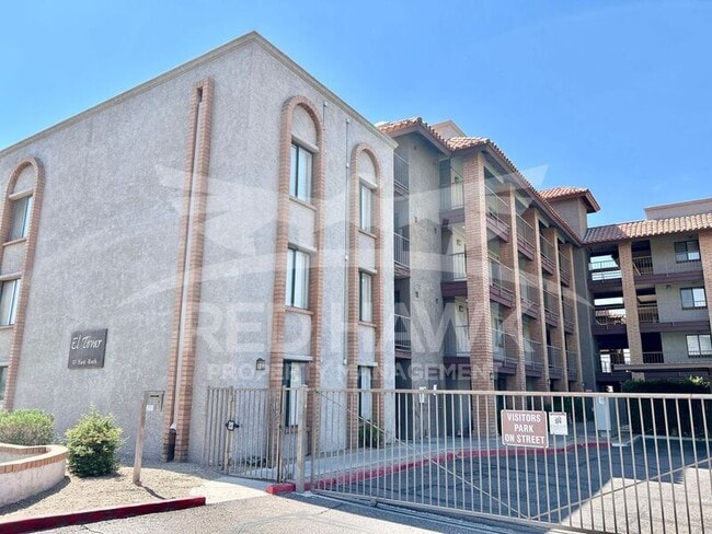 Building Photo - 17 E Ruth Ave