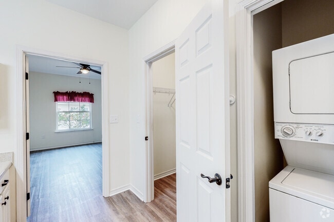 1BD 1BA 695SF - Live Oak Village