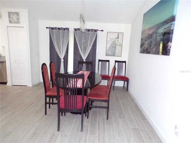 Photo - 334 Millport St NW