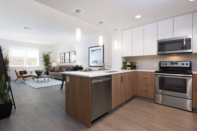 Stainless Steel Appliances | Apartments in Dublin, CA | Aster Apartments - Aster Apartments