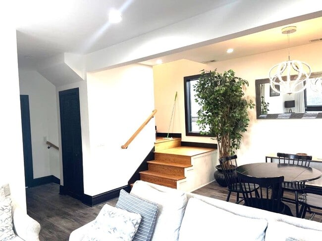 Photo - 4728 N Kennicott Ave