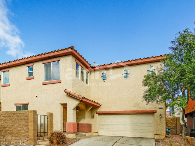 Building Photo - 10631 Lessona St