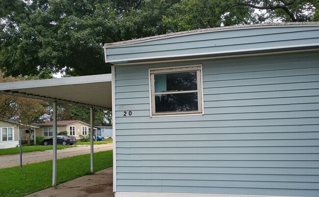 Photo - 620 E Clark St Unidad Lot 20