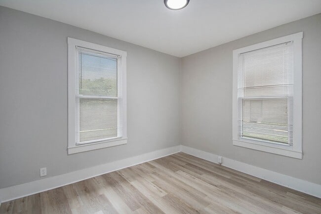 Photo - 308 Madison Ave